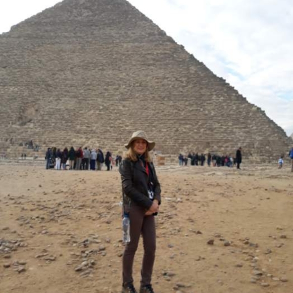 Meet your Posher, Jacqueline. - Picture 2 of 2